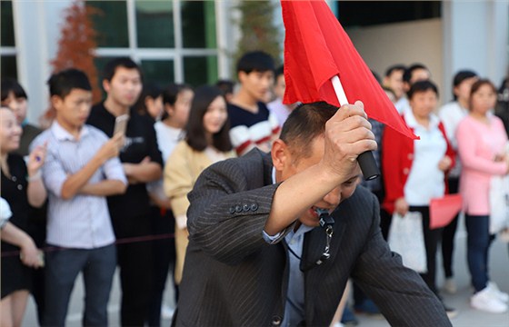 拔河半決賽賽場(chǎng)