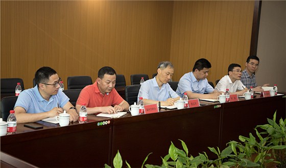與會(huì )領(lǐng)導2