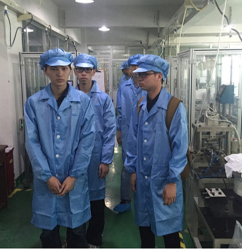 應屆畢業(yè)生就業(yè)來(lái)到欣靈電氣參觀(guān)報道