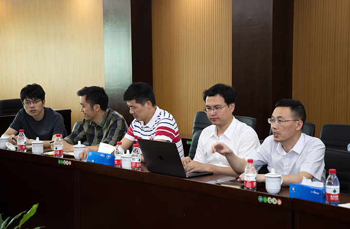 溫州市委政研室副主任王曉春發(fā)表講話(huà)