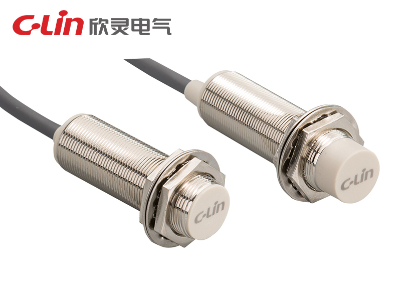 LJA18長(cháng)圓柱型電感式接近開(kāi)關(guān)