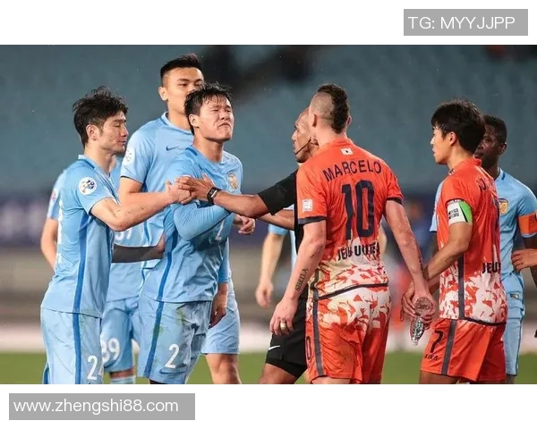 东京绿茵与福田黄蜂的激烈对决展现足球魅力与团队精神的完美结合 东京绿茵与福田黄蜂的激烈对决展现足球魅力与团队精神的完美结合